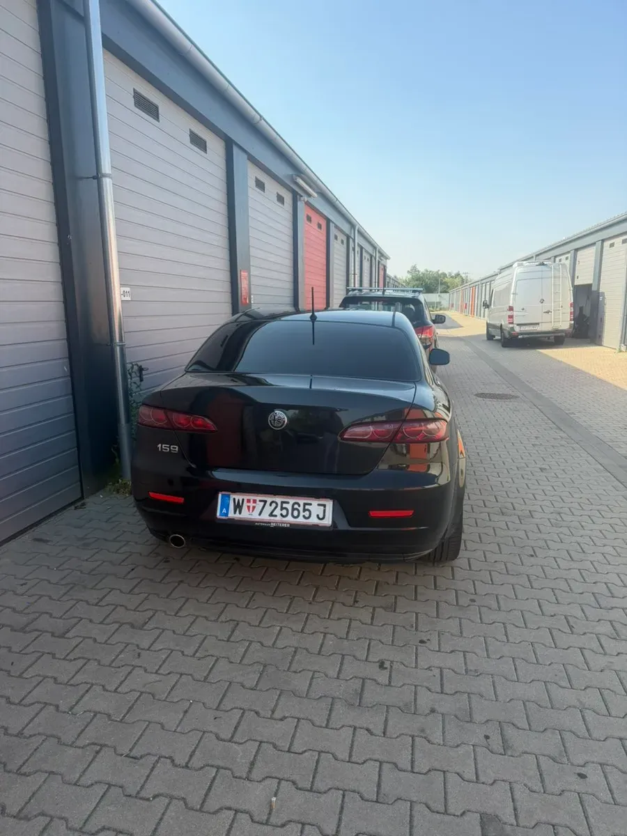 Alfa Romeo 159 2008 photo 3