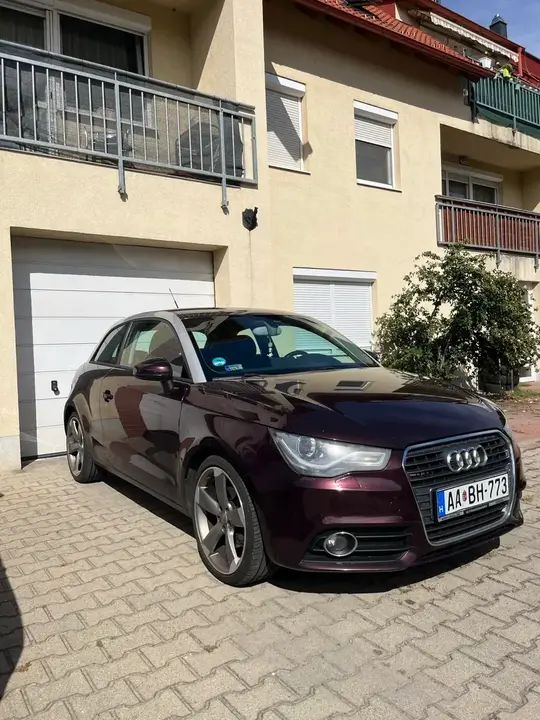 Audi A1 2011 photo 2