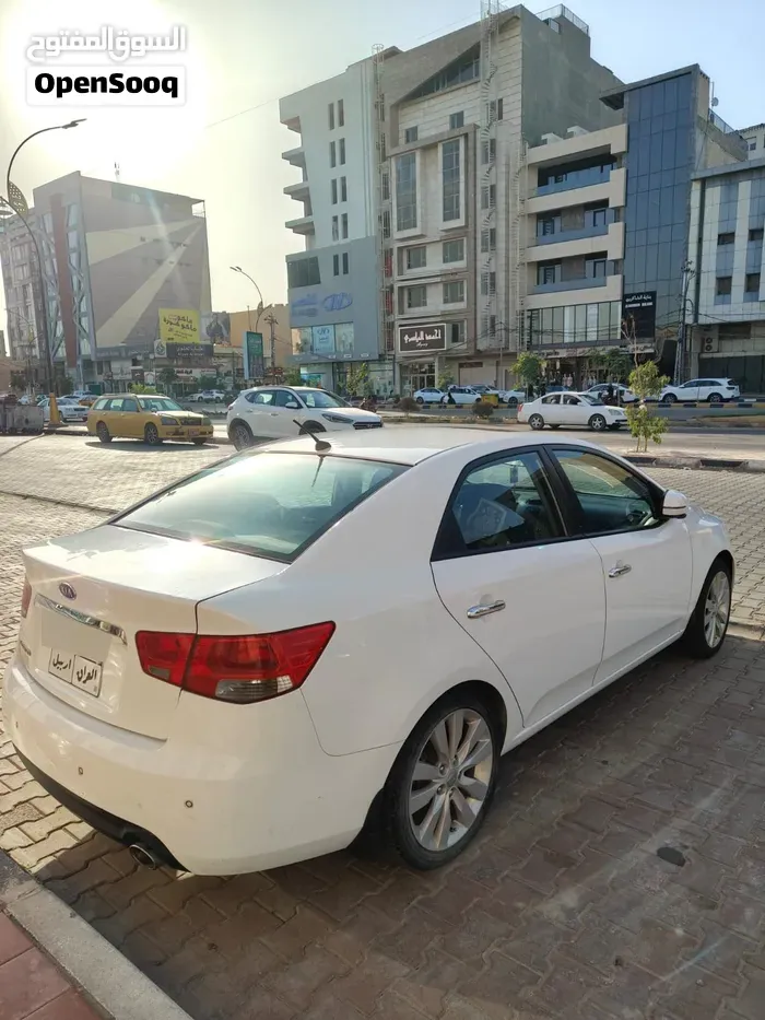 Kia Cerato 2011 photo 2