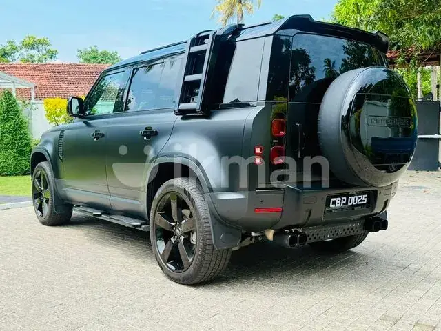 Land Rover Defender 2023 photo 2