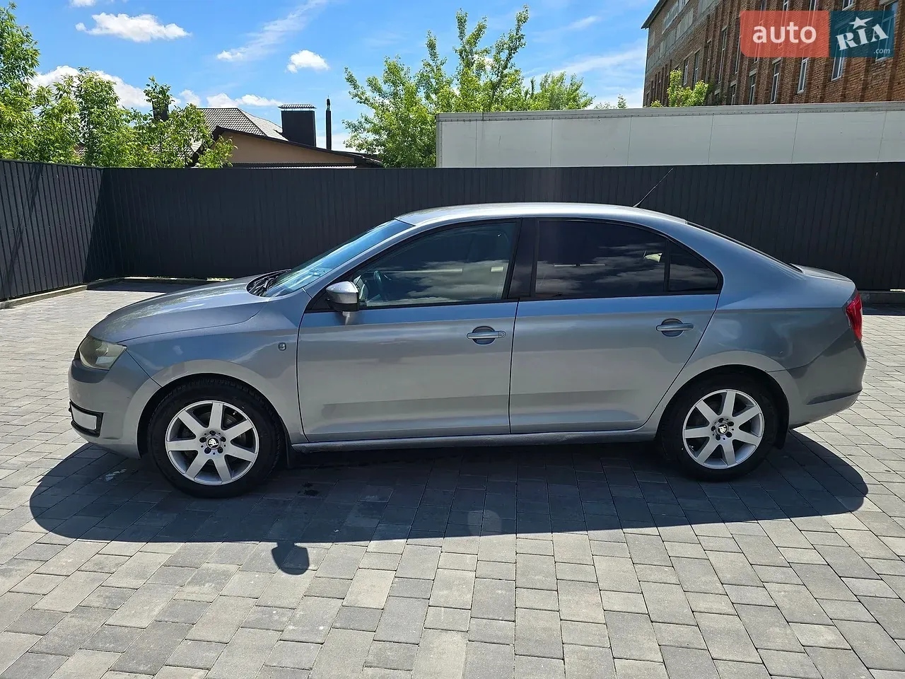 Skoda Rapid 2013 photo 2