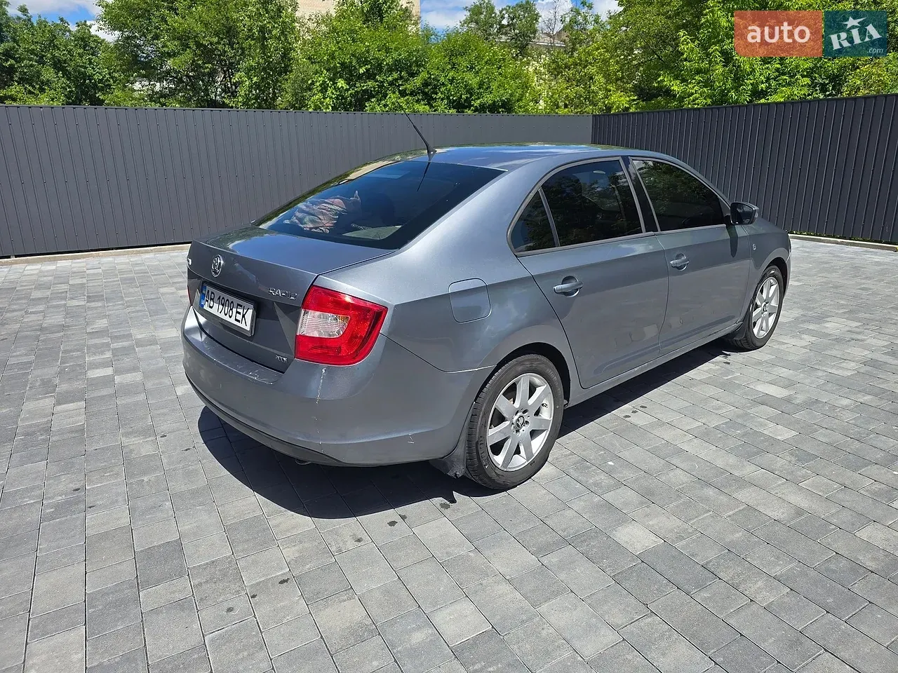 Skoda Rapid 2013 photo 5