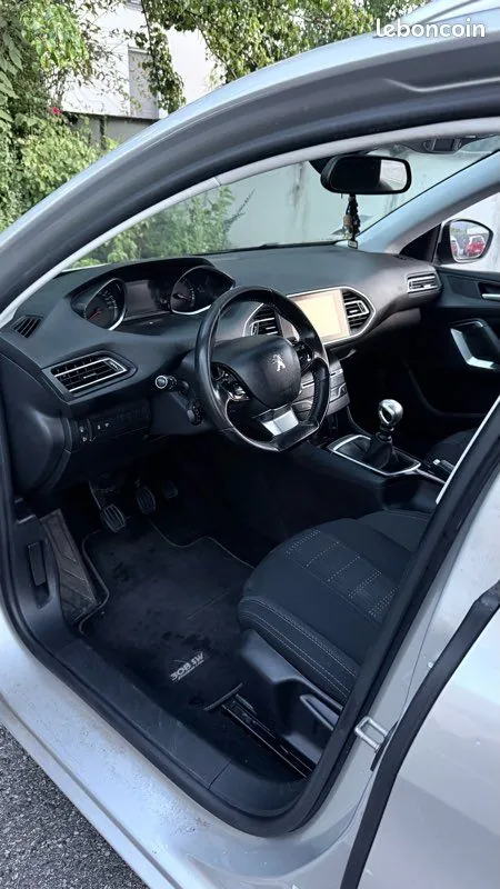 Peugeot 308 2016 photo 3