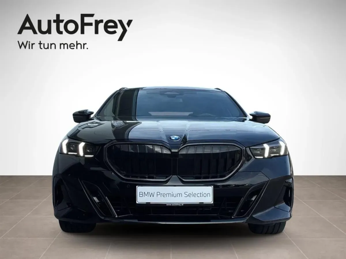 BMW 5 Series 2024 photo 2