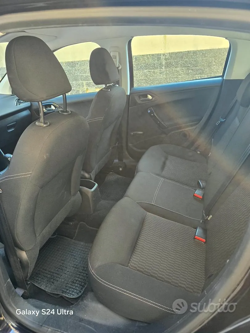 Peugeot 208 2018 photo 4