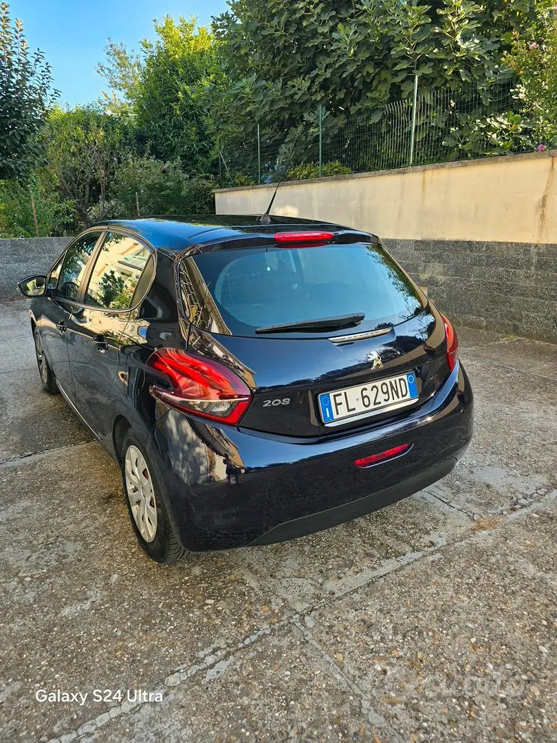 Peugeot 208 2018 photo 5