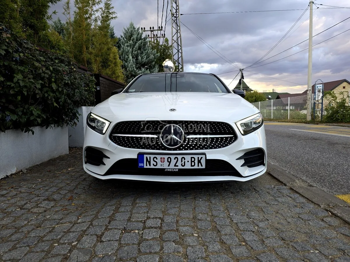 Mercedes-Benz A180 2018 photo 2