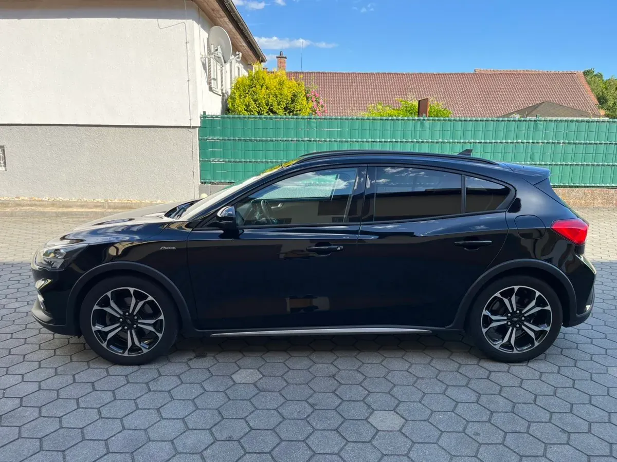 Ford Focus 2019 photo 2