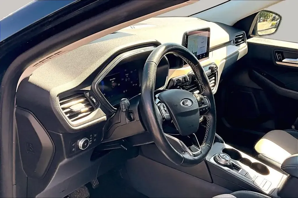 Ford Escape 2022 photo 2
