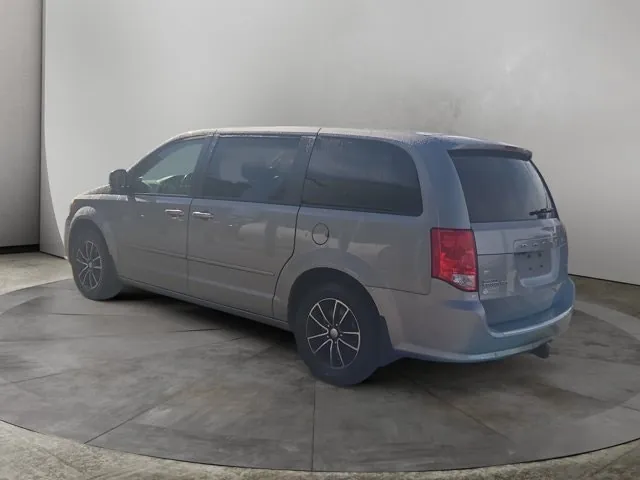 Dodge Grand Caravan 2015 photo 3
