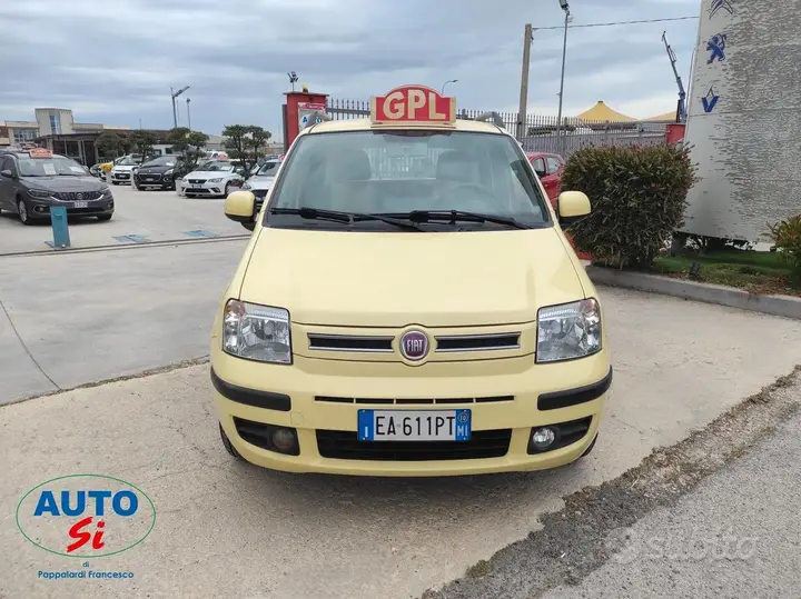 Fiat Panda 2010 photo 2