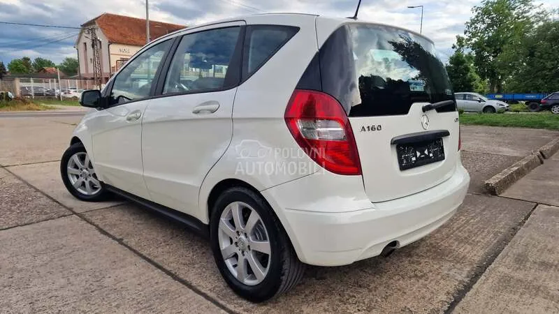 Mercedes-Benz A160 2012 photo 3