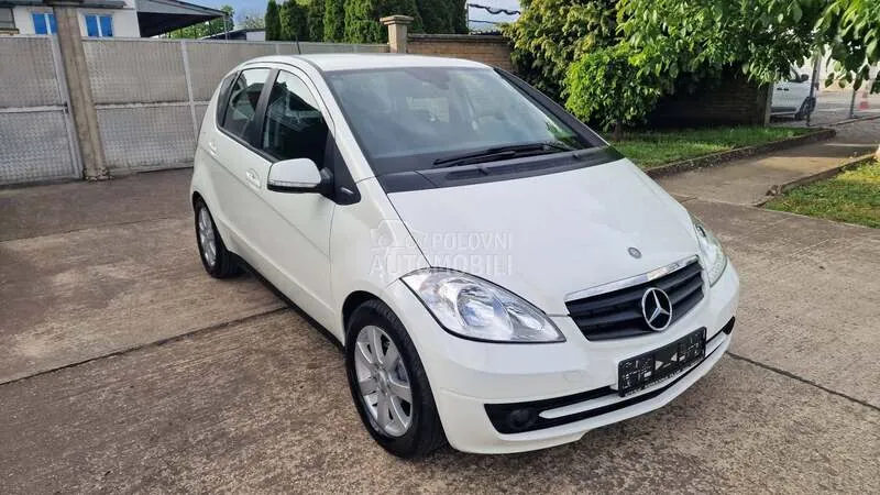 Mercedes-Benz A160 2012 photo 5