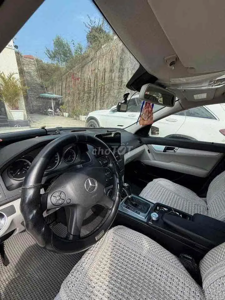 Mercedes-Benz C-Class 2010 photo 3