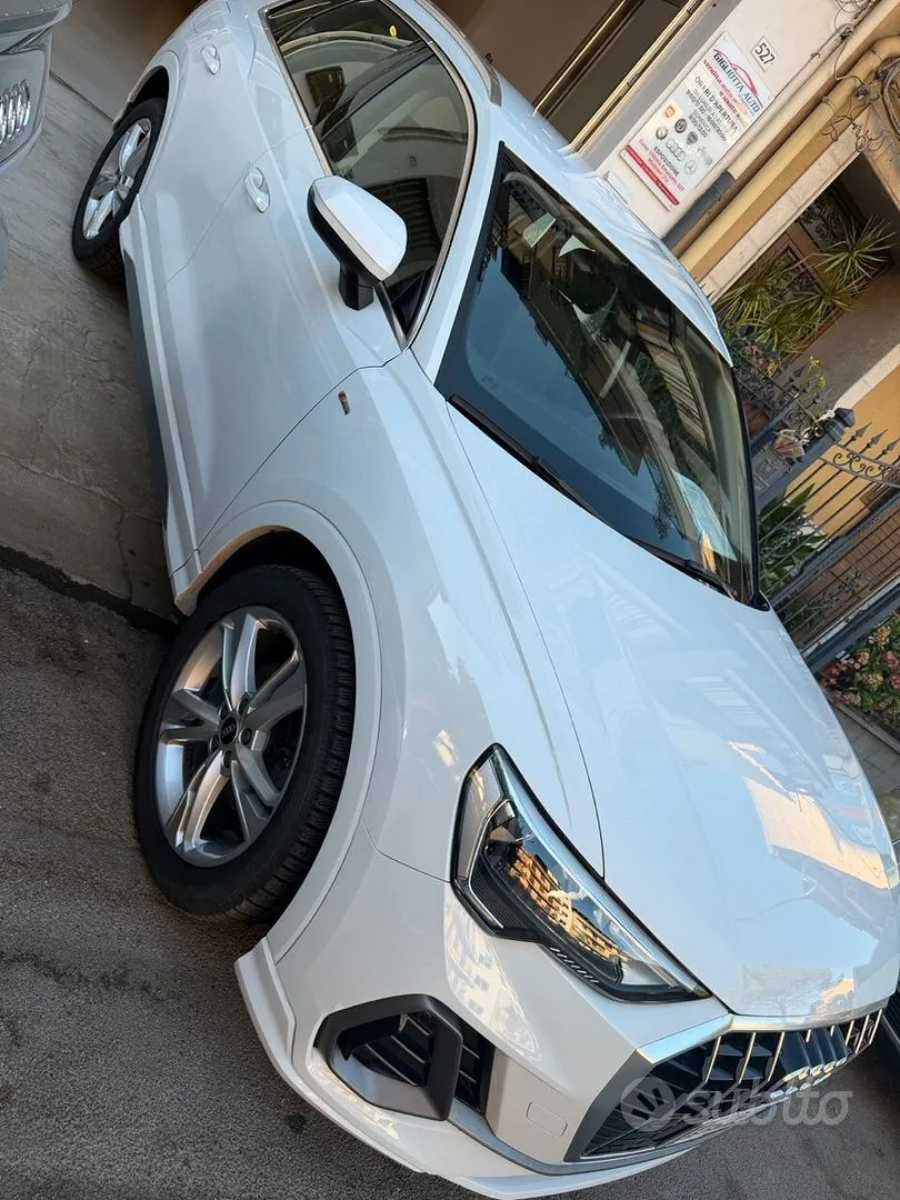 Audi Q3 2022 photo 2