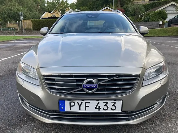Volvo V70 2016 photo 2