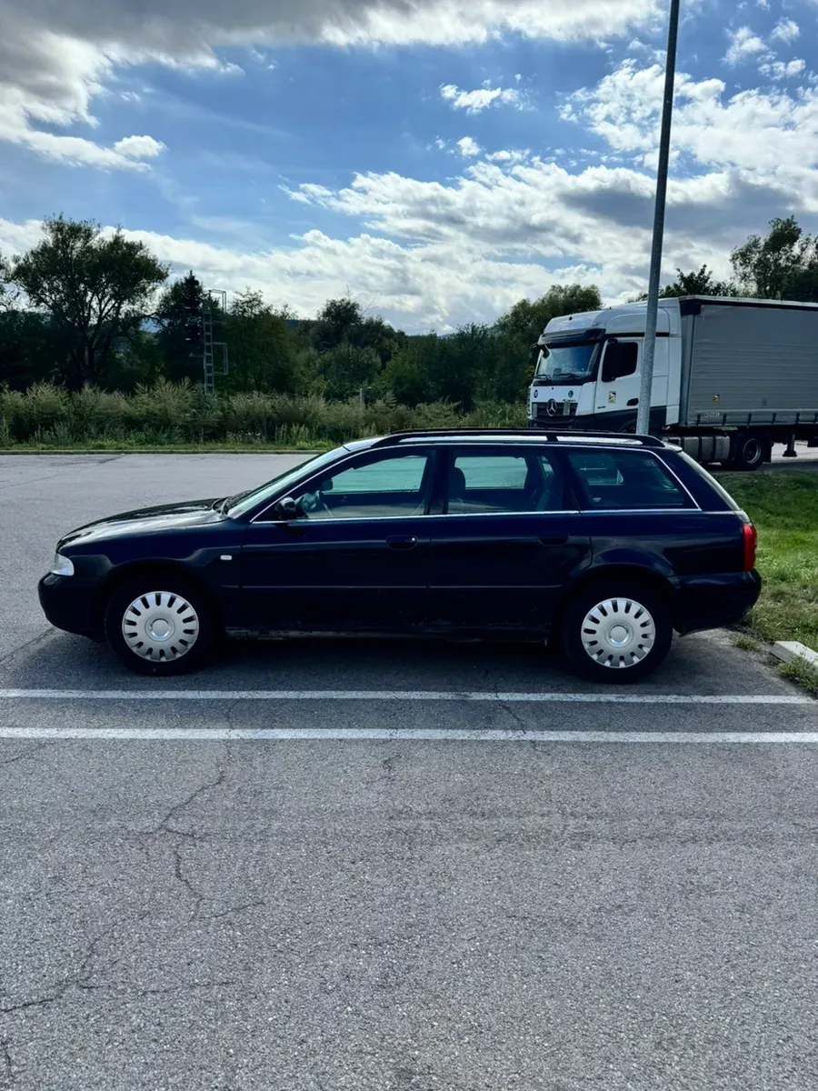 Audi A4 1999 photo 2