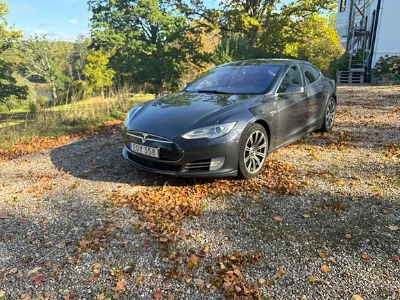 Tesla Model S 2015 photo 2