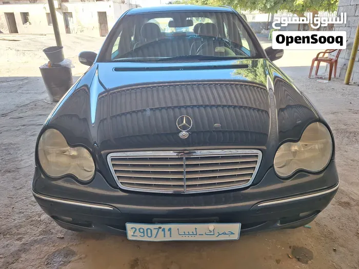 Mercedes-Benz C-Class 2002 photo 2