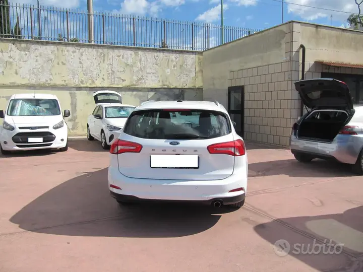 Ford Focus 2021 photo 4