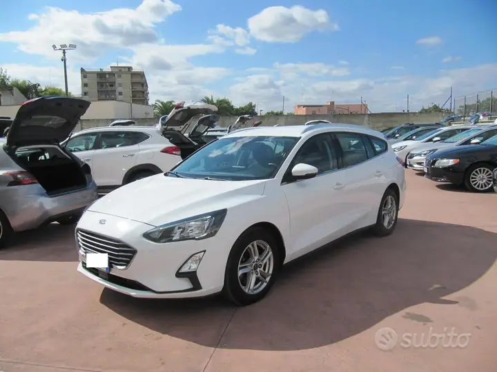 Ford Focus 2021 photo 2