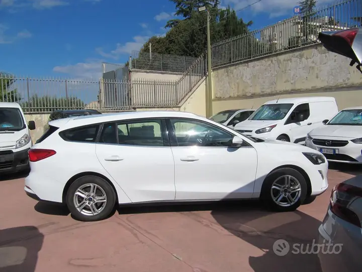 Ford Focus 2021 photo 3