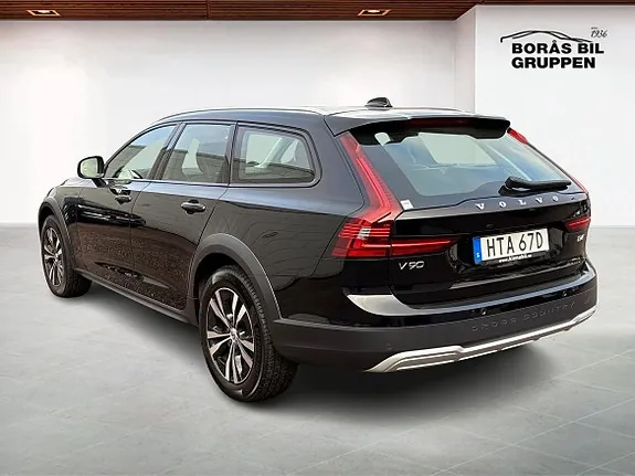 Volvo V90 Cross Country 2022 photo 2