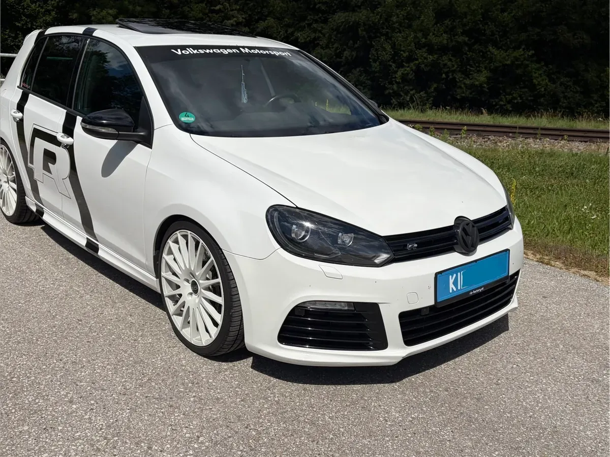 Volkswagen Golf 2011 photo 2