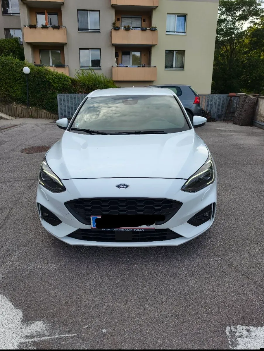 Ford Focus 2018 photo 2