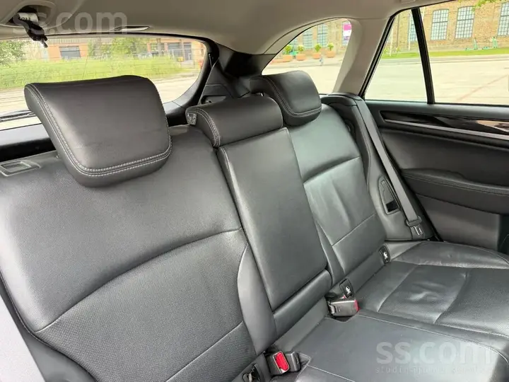 Subaru Outback 2019 photo 2