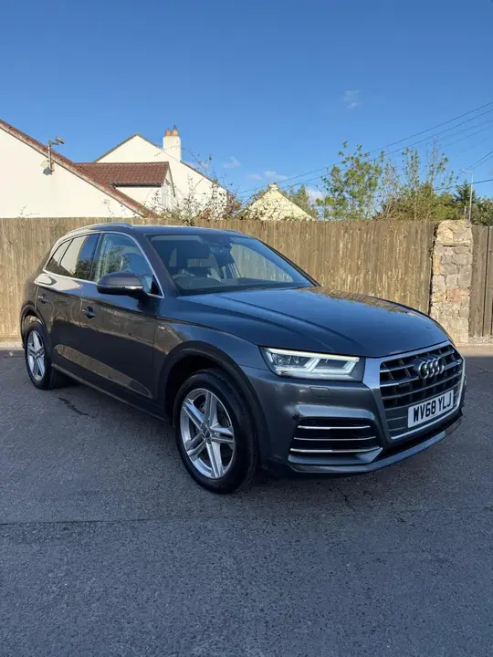 Audi Q5 2018 photo 2