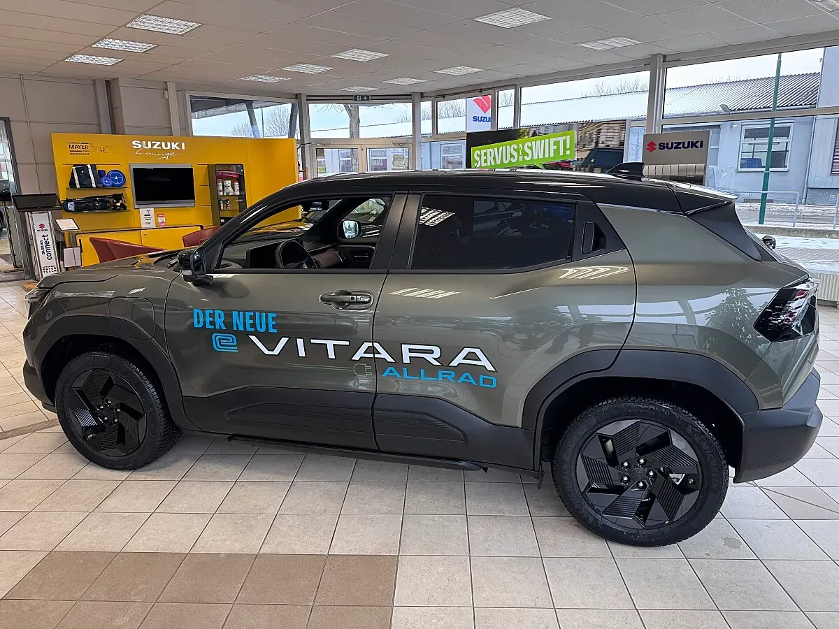 Suzuki Vitara photo 2