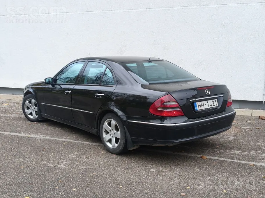 Mercedes-Benz E220 2005 photo 3