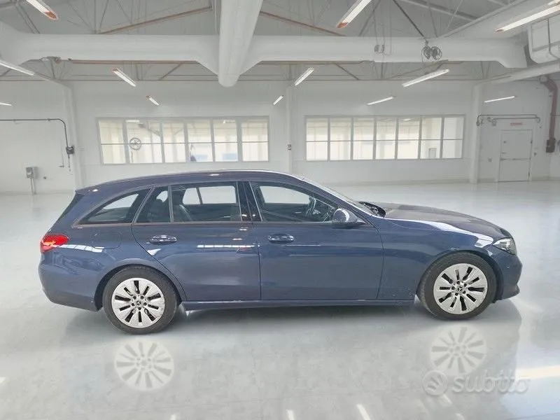 Mercedes-Benz C-Class 2023 photo 3