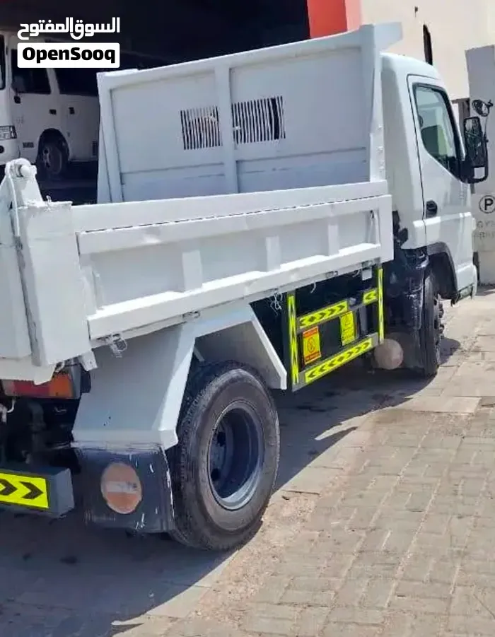 Mitsubishi Canter 2016 photo 2