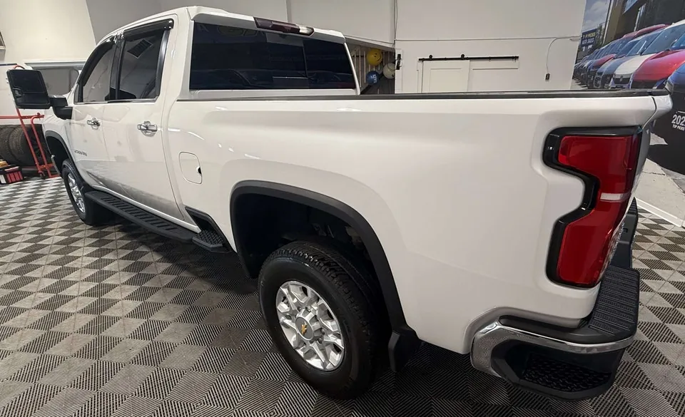 Chevrolet Silverado 2500 2024 photo 3