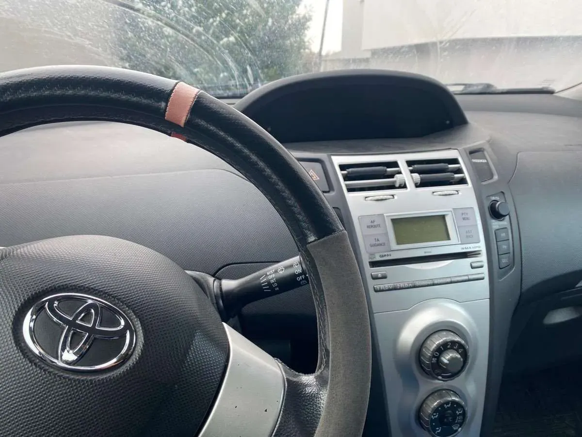 Toyota Yaris 2007 photo 3