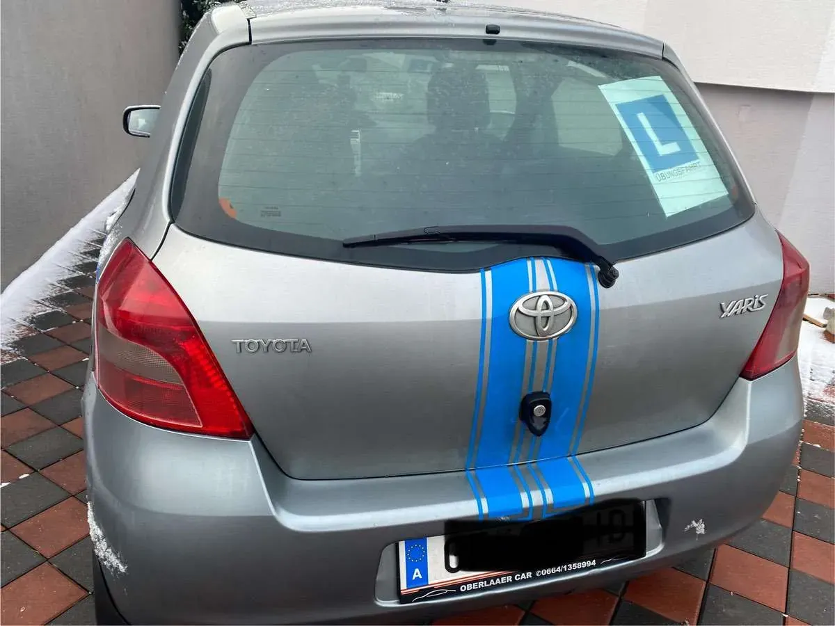 Toyota Yaris 2007 photo 2