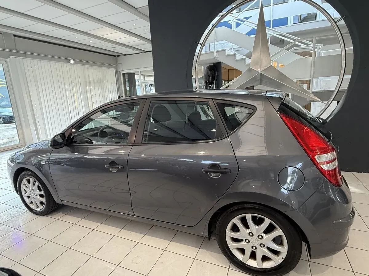 Hyundai I30 2009 photo 2
