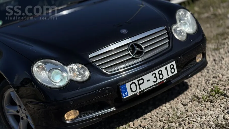 Mercedes-Benz C180 2004 photo 5