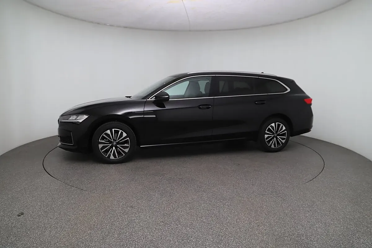 Skoda Superb 2026 photo 3