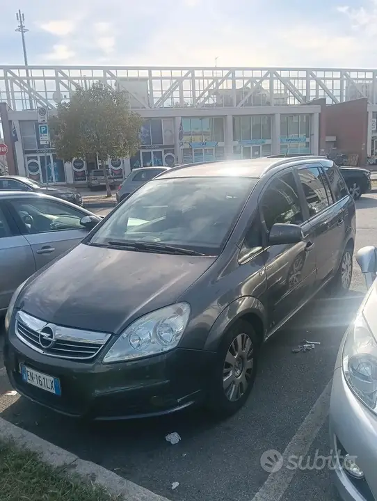 Opel Zafira 2012 photo 3