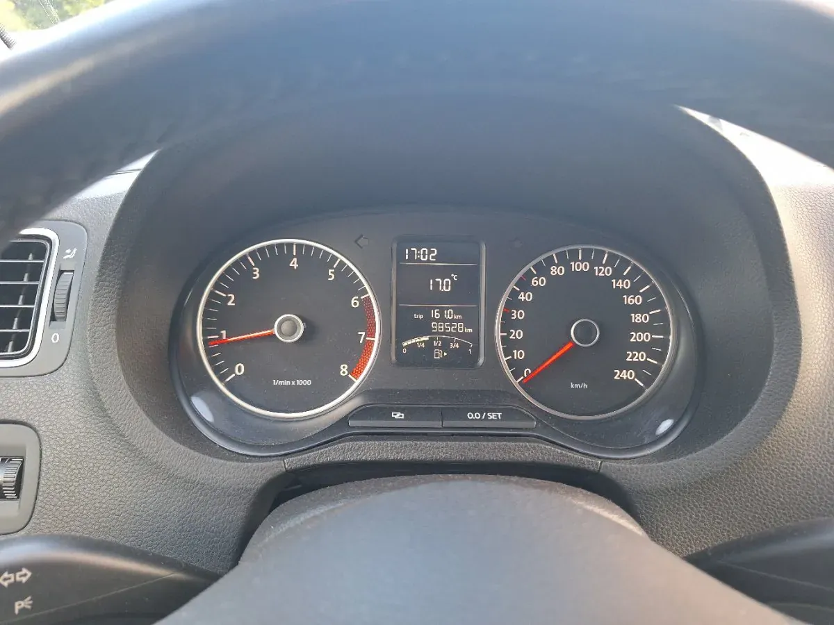 Volkswagen Polo 2011 photo 3