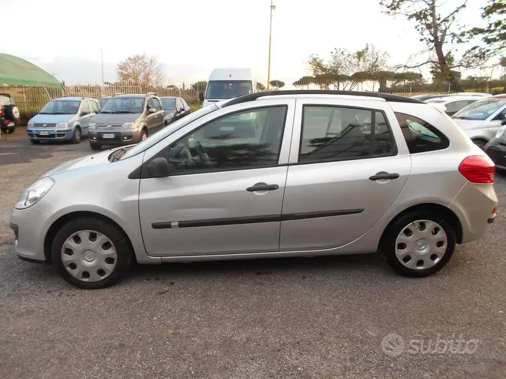 Renault Clio 2008 photo 2