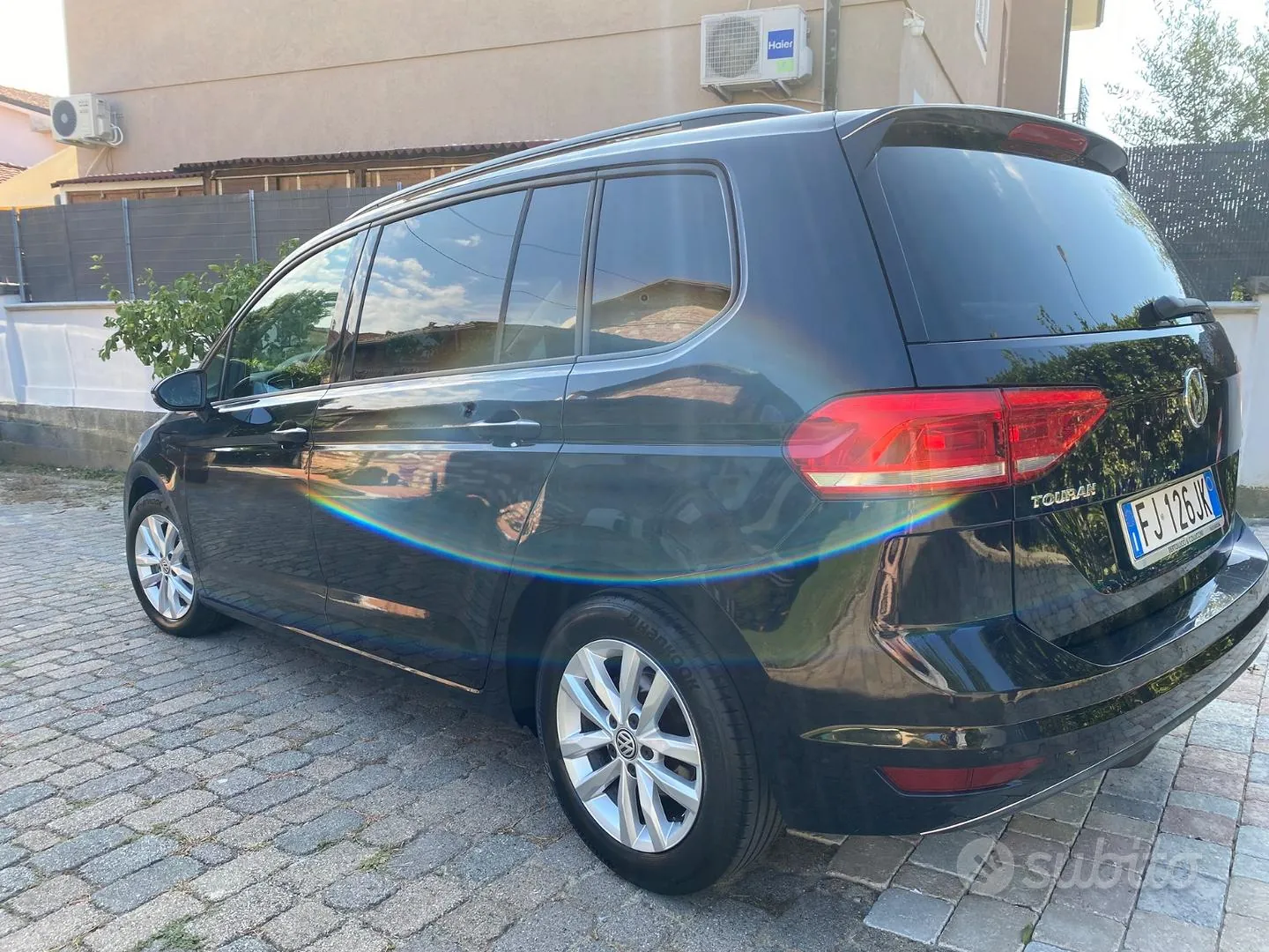 Volkswagen Touran 2017 photo 5