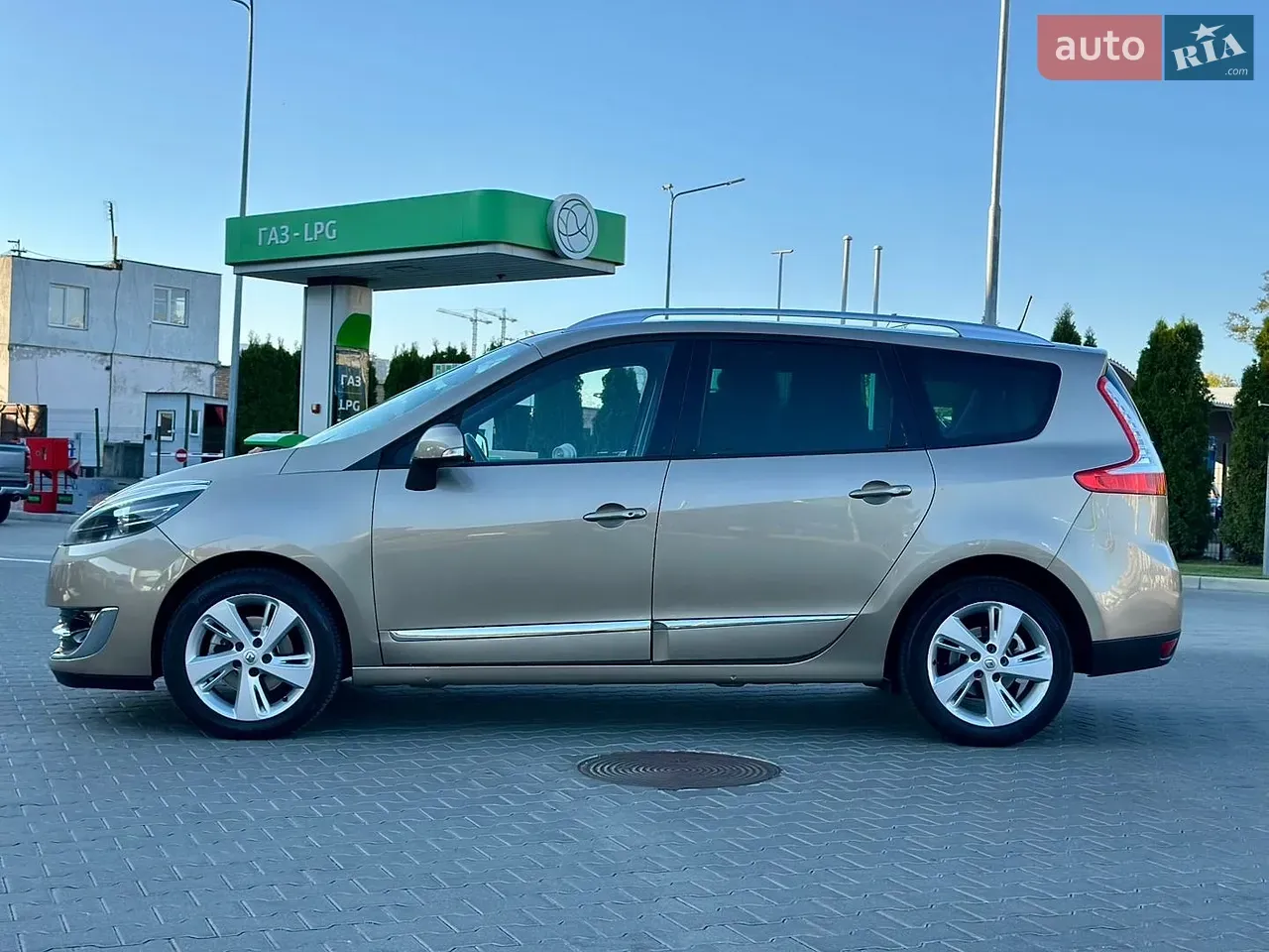 Renault Grand Scenic 2013 photo 3
