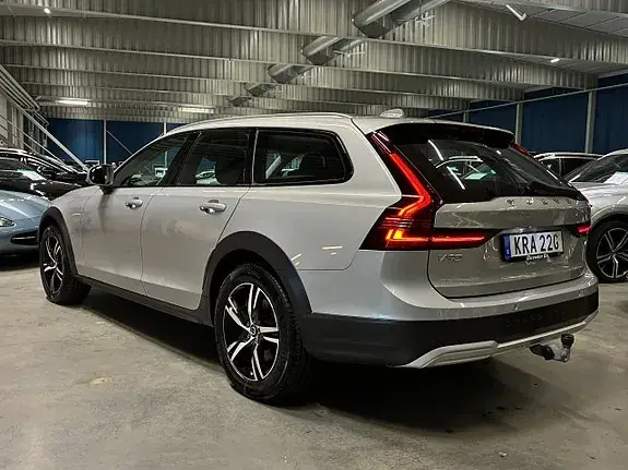 Volvo V90 Cross Country 2023 photo 5