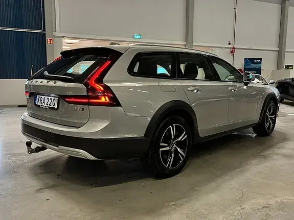 Volvo V90 Cross Country 2023 photo 3