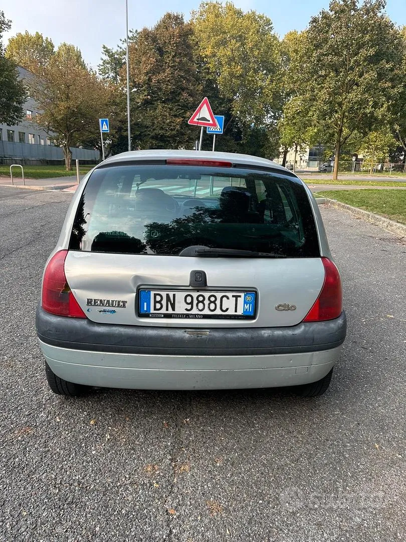 Renault Clio 2000 photo 5