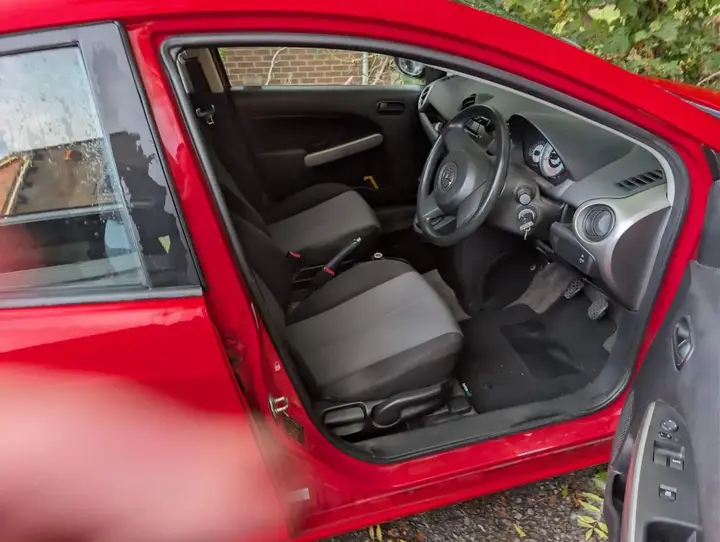 Mazda Mazda2 2010 photo 5